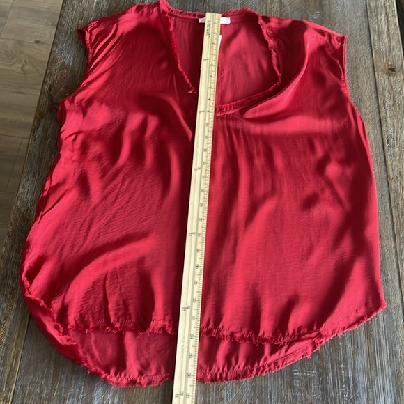 NWT Olivaceous V Neck Sleeveless Blouse Size L Dark Red Business Casual Raw Hem - Picture 10 of 11